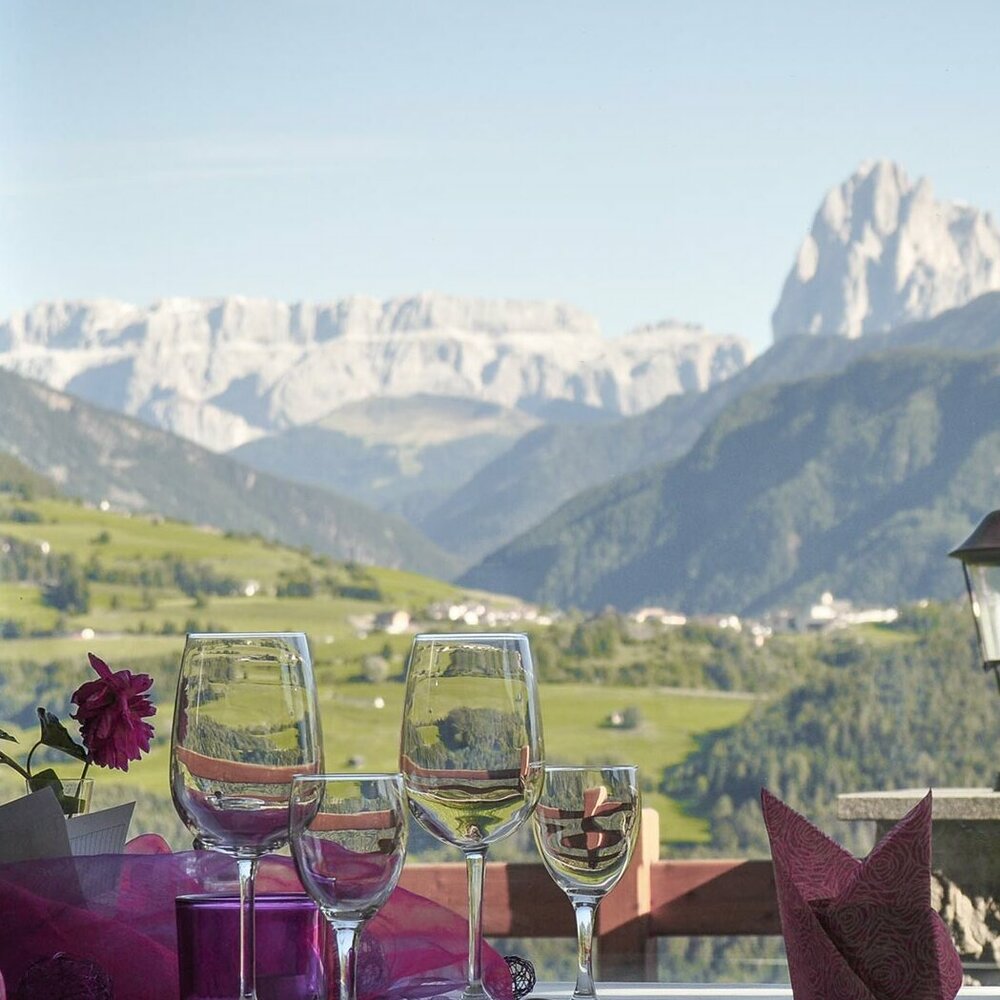 Speisesaal mit Dolomitenblick