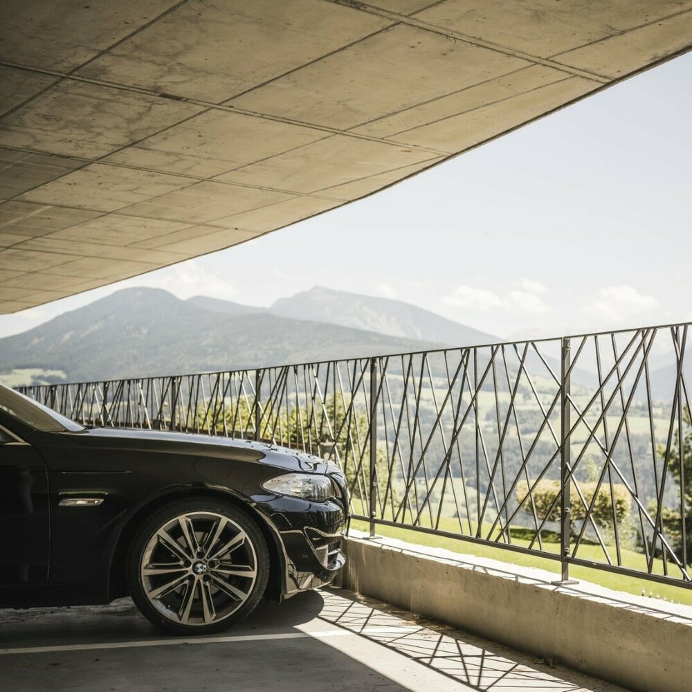 Hotel mit Parkgarage