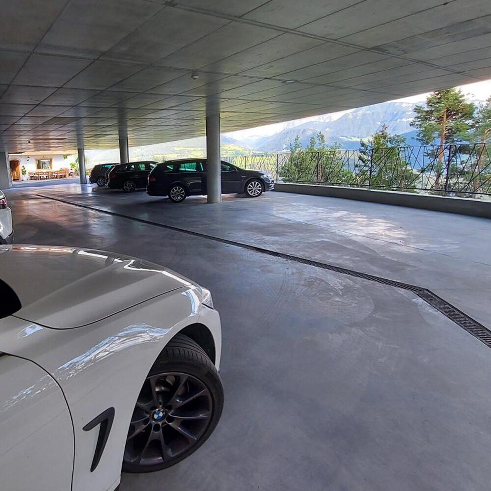 Hotel mit Parkgarage